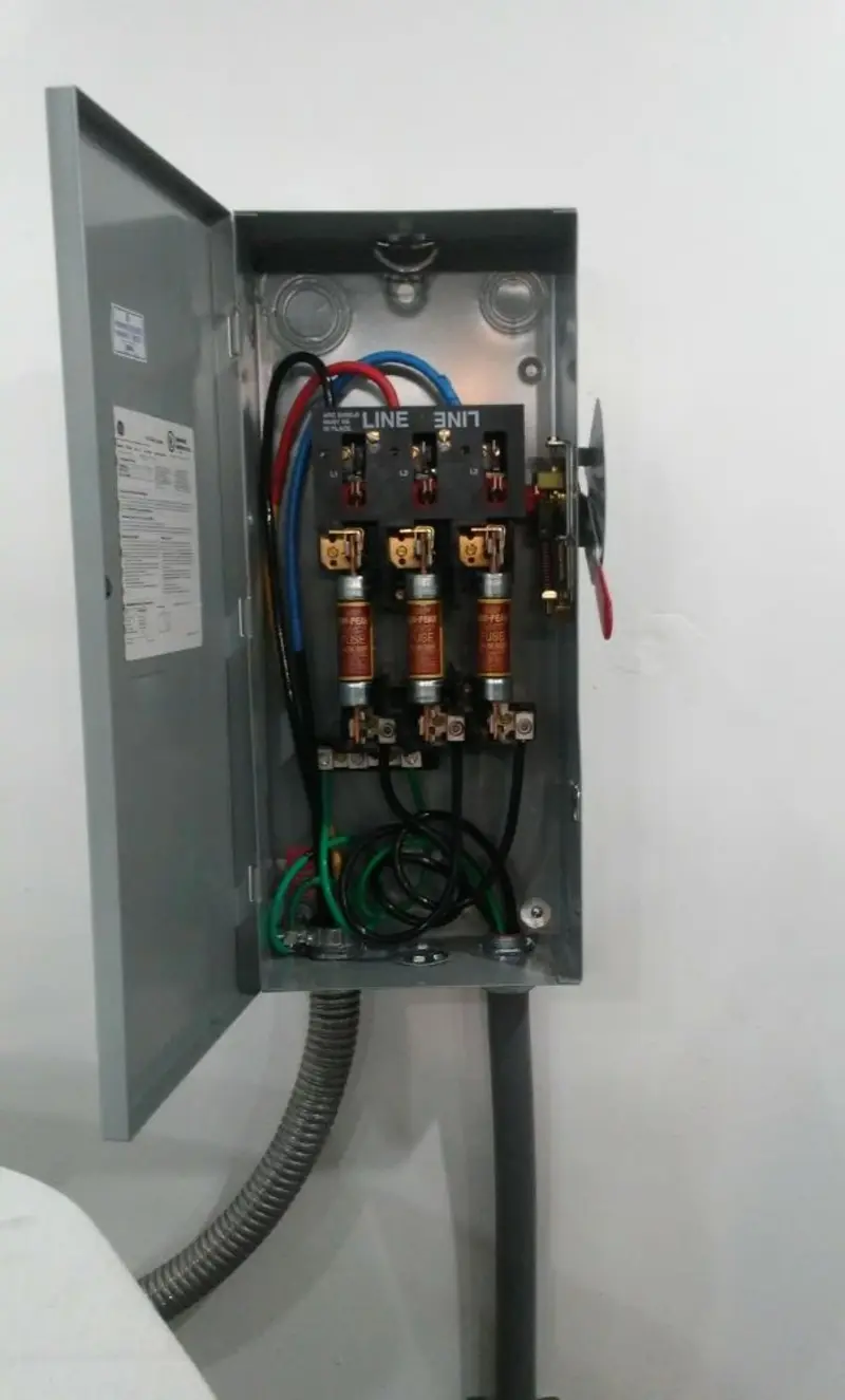 Three-phase disconnect switch installed for Smoke Detector Installation in Kings Park West